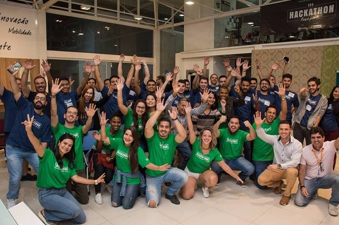 Equipe da Sicoob em um Hackathon no Espaço Eureka (Comnidade Colmeia), do Granja Marileusa.